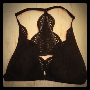 Victorias Secret | Front Close Bralette